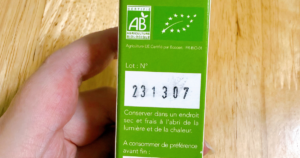 フランスで購入した精油のラベルとBIO認証